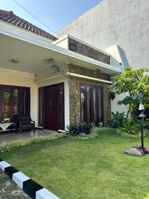 RUMAH CAHAYA SYARIAH -  Ferienhäuser