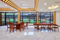 Yuanshan Banjing Hotel (Longji Terrace Golden Buddhading Observation Deck)