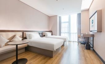 HanTing Hotel (Nanchang Xizhan Guobo Subway Station)