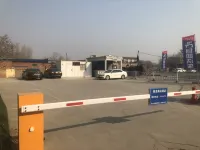 Youyou Boutique Hotel (Xiong County Government Branch) - parking