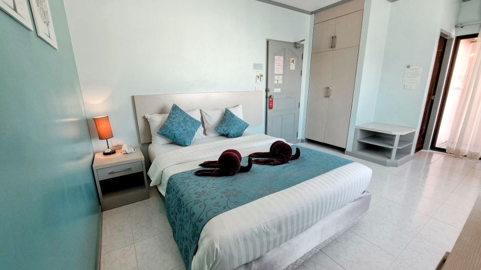 Thipurai City Hotel