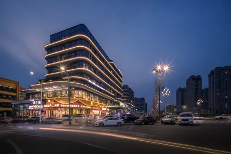 Gaoshang Grand Hotel Отели рядом с достопримечательностью «Sichuan Vocational College of Science and Technology (Western District)»
