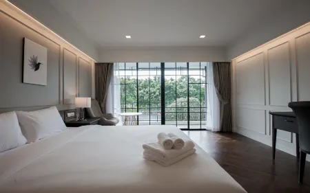 B2 Riverside Premier Hotel