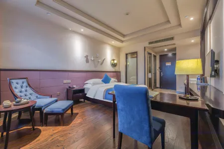 Four Seasons Qingteng Hotel (Beilun Chunxiao Wanren Beach)