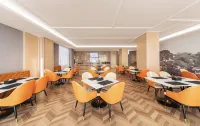 Vienna International Hotel (Huaxing Road, Huaxian County, Anyang City)