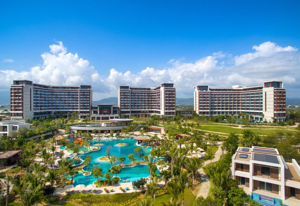 1. 싼야 리원 소피..