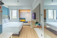 Holiday Inn Express Shanghai Pudong Airport Hotels in Shanghai