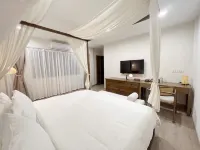 Phoenix.PG Diving Resort