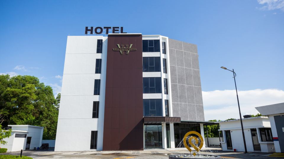 Wellesley Hotel