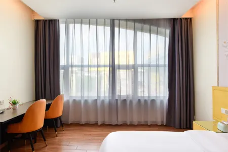 H·Anyue Hotel (Foshan Lecong Louvre International Furniture Expo Center)