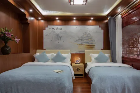 Lijiang Yulong Hanshe Yuyuan Inn (Lijiang Ancient City Xianghe Commercial Plaza) Отели рядом с достопримечательностью «Lashihai Ancient Tea-Horse Route»