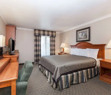 Travelodge by Wyndham Sylmar CA