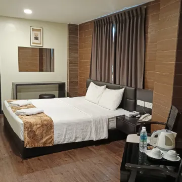 The Corum View Hotel Отели в г. Баян Лепас