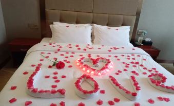 Chuyue Hejin Hotel