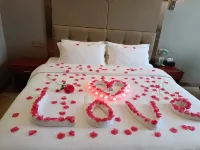 Chuyue Hejin Hotel