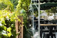 Shunqi Time Hotel (Hongshan Lake)