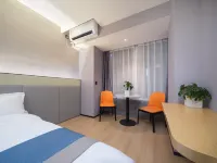 雲沐飯店（鄭州中原萬達保利心語店） 易捷便利店(湖光苑東)附近的飯店