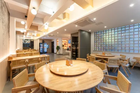 Yueshang·Stargazing Homestay (Laojunshan Zhongling Cableway Branch) Отели рядом с достопримечательностью «Jinding Taoist Temples»