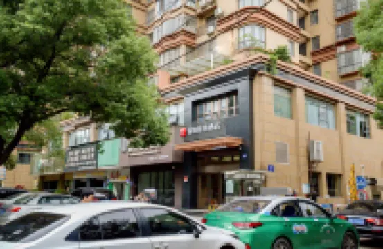 Junyi Hotel (Huangshi Yingbin Avenue Wanda) Hotel a Huangshi