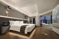 Changsha Naiston Hotel (Wu Yi Square IFS Store) - Bjergudsigt