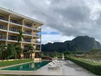 Vang Vieng Lisha the Grand Riverside Hotel--Nam Khan River Views from Your Balcony - Wifi