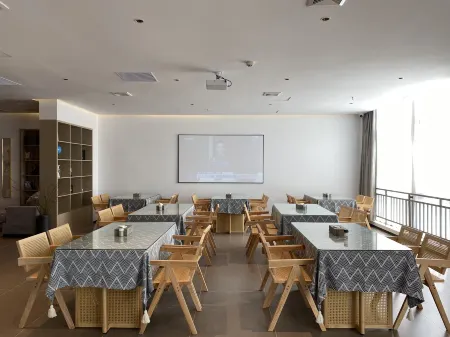 Jingnian Hotel Отели рядом с достопримечательностью «Zhengxian Physical Training Hall»