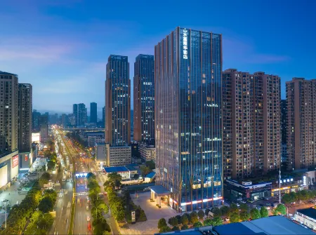 Wuhan Furama Shanshui Hotel (Wangjiawan Guobo Center) Отели рядом с достопримечательностью «Yangsigang Yangtze River Bridge»