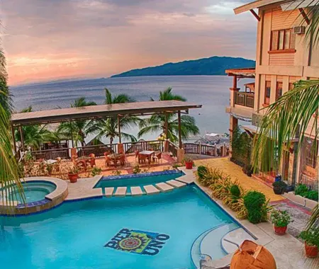 Pier Uno Dive Resort