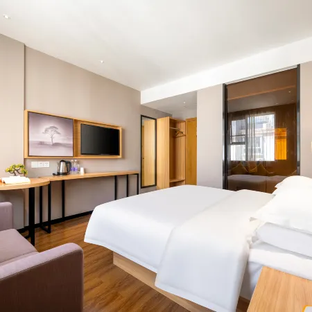 Jtour Inn Hotel (Guigang Shenghuo Port Railway Station)