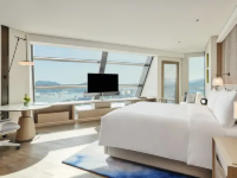 DoubleTree by Hilton Zhuhai Hengqin Hotels near National Geographic Ultimate Explorer