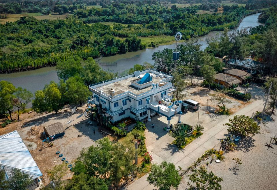 클럽 모네 비치 리조트의 넓은 공용 공간 또는 풀