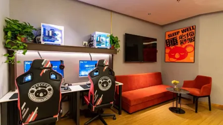 Yangling Feijie E-sports Hotel Отели рядом с достопримечательностью «Northwest A&F University(South Campus)»