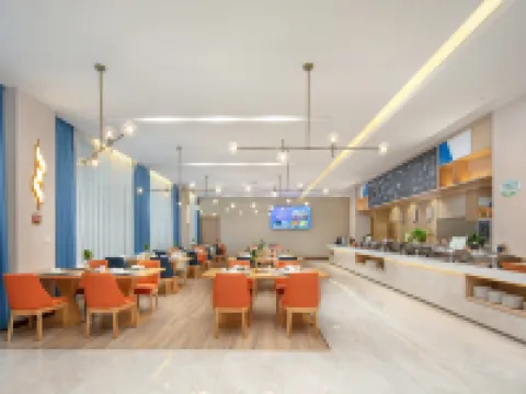 Yuyue E-sports Hotel (Ganzhou Longnan World Hakka Folk Culture City)