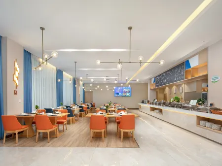 Yuyue E-sports Hotel (Ganzhou Longnan World Hakka Folk Culture City)