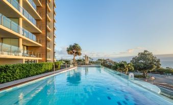 Oaks Redcliffe Mon Komo Suites