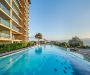 Oaks Redcliffe Mon Komo Suites - Sea View