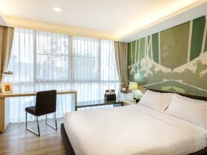 The Idle Hotel and Residence
