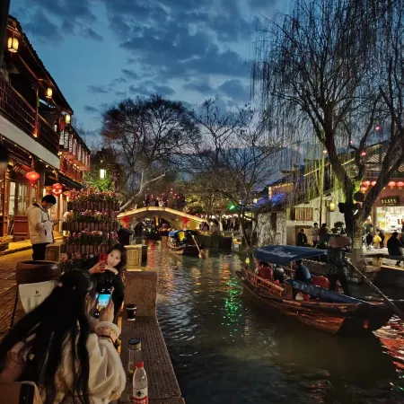 Zhouzhuang Linshui Huachenyuexi Homestay