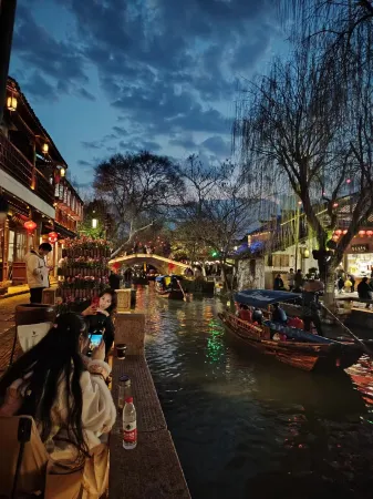 Zhouzhuang Linshui Huachenyuexi Homestay Отели рядом с достопримечательностью «Nanhu Qiuyue Garden»