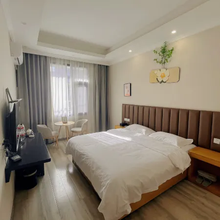 Pengxi Chunxi Holiday Hotel
