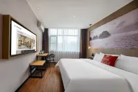 Jiaozuo Century Star Hotel (Jianshe Road Jiaozuo Station)