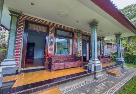 물리아 가든 방갈로의 입구 및 간판