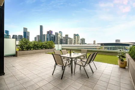 Waterfront Melbourne Apartments