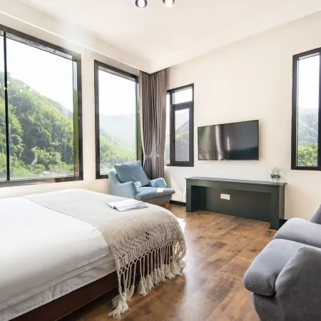 Longmen Inn (Moon Moon Bay Scenic Area Branch)