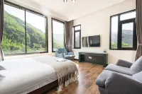 Longmen Inn (Moon Moon Bay Scenic Area Branch)