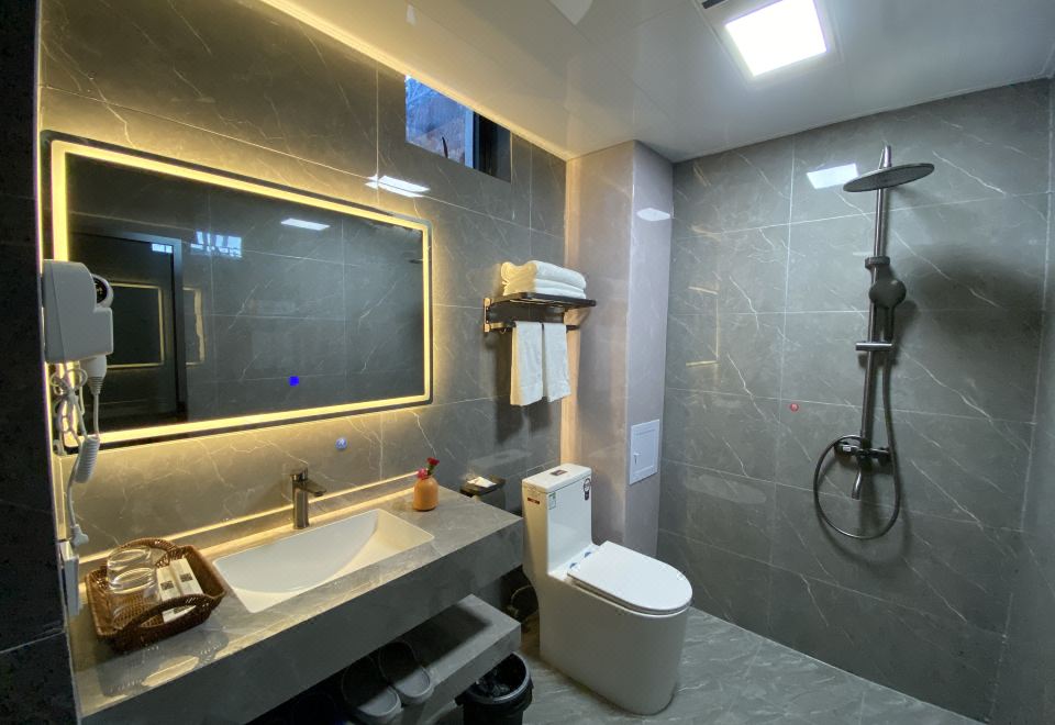 Shangri-La Homestay Interior