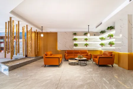 Yunying E-Sports Hotel (Xinye Bus Station) Отели в г. Синьэ