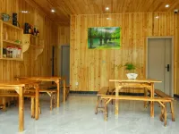 200 meters northwest of Tiansheng Bridge, Group 2, Pingshan Village, China/Hubei/Hefeng/Pingshan Hotels in Hefeng