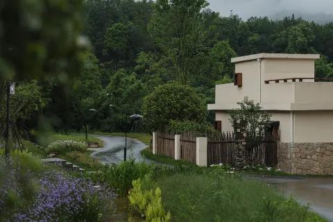 VOLVER RESORT