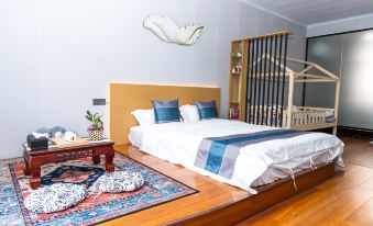 Guanyuelou Homestay